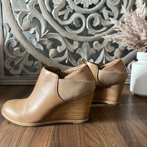 Dr. Scholl’s wedge platforms